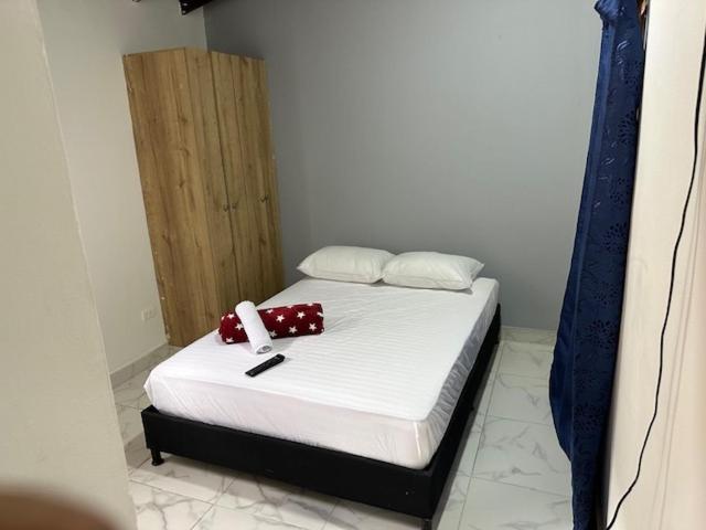 Apartahotel Malaga Медельїн Екстер'єр фото